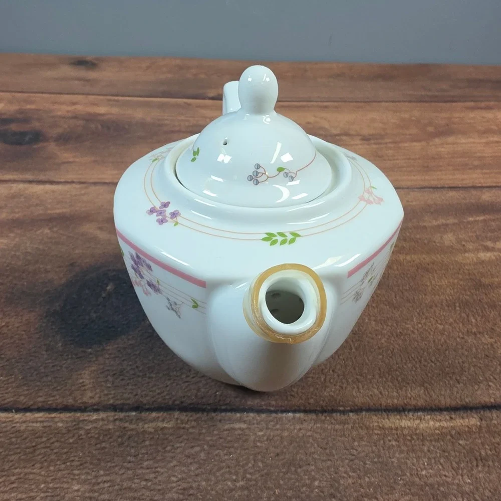 The Toscany Collection Teapot OS White Good Floral Ceramic Octagonal Lid
